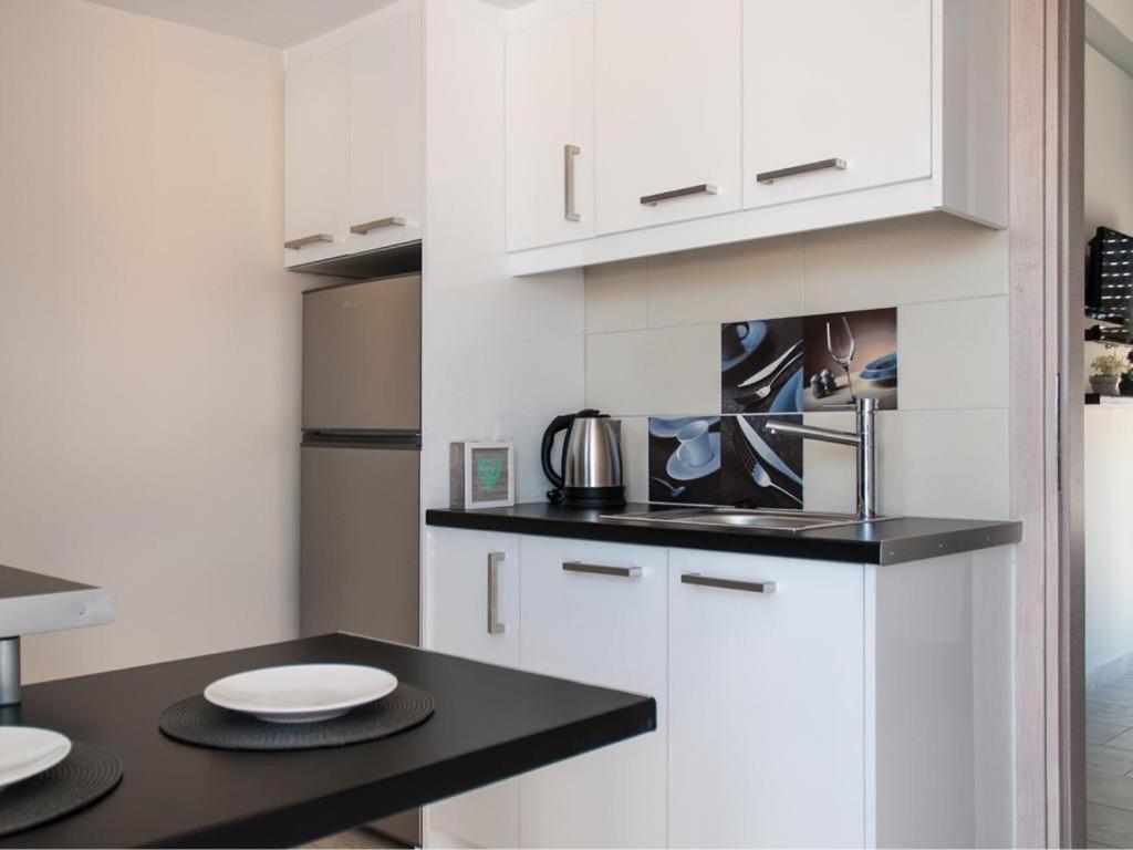 Konstantinou - Smart & Roof Terrace Apartment Athens